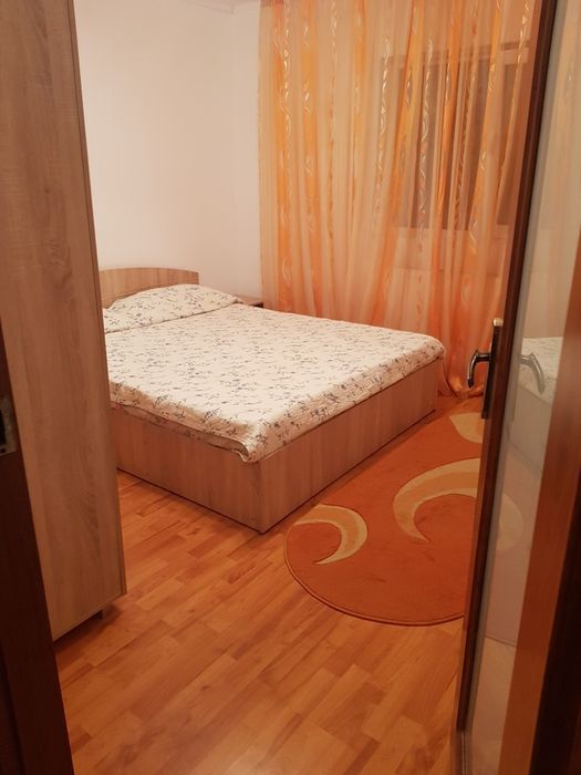 Ofer spre inchiriere apartament 2 camere decomandat