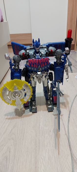 Крутой трансформер Оптимус Прайм