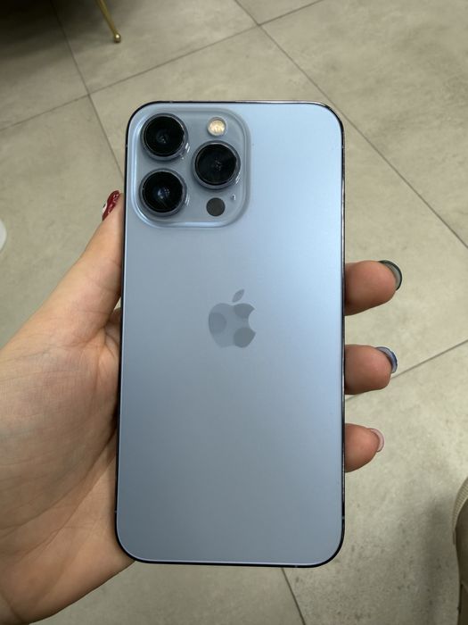 Iphone 13 pro в хорошом состояни  с коробкой