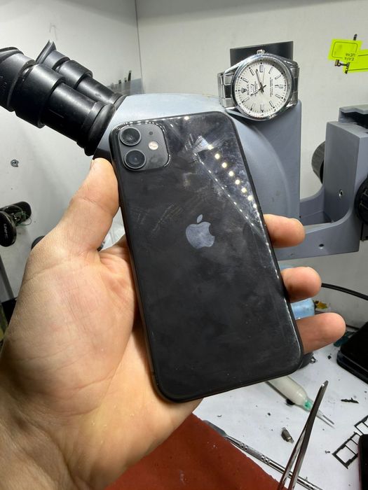 iPhone 11  128гб