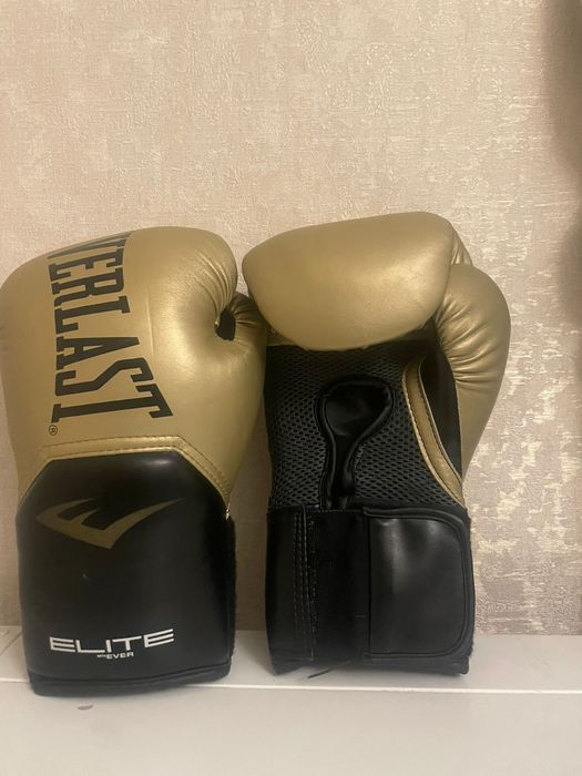 Перчатки Everlast боксёрские