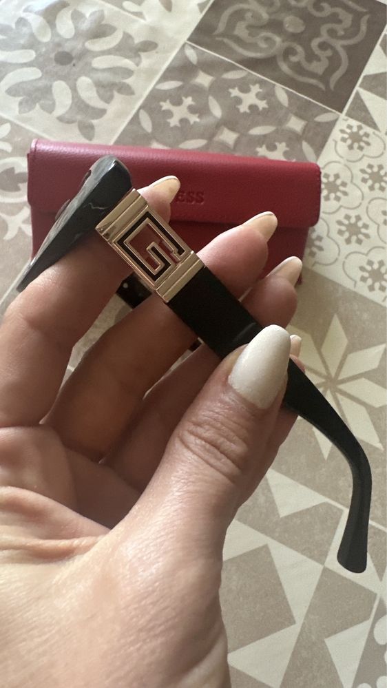 Дамски очила Guess
