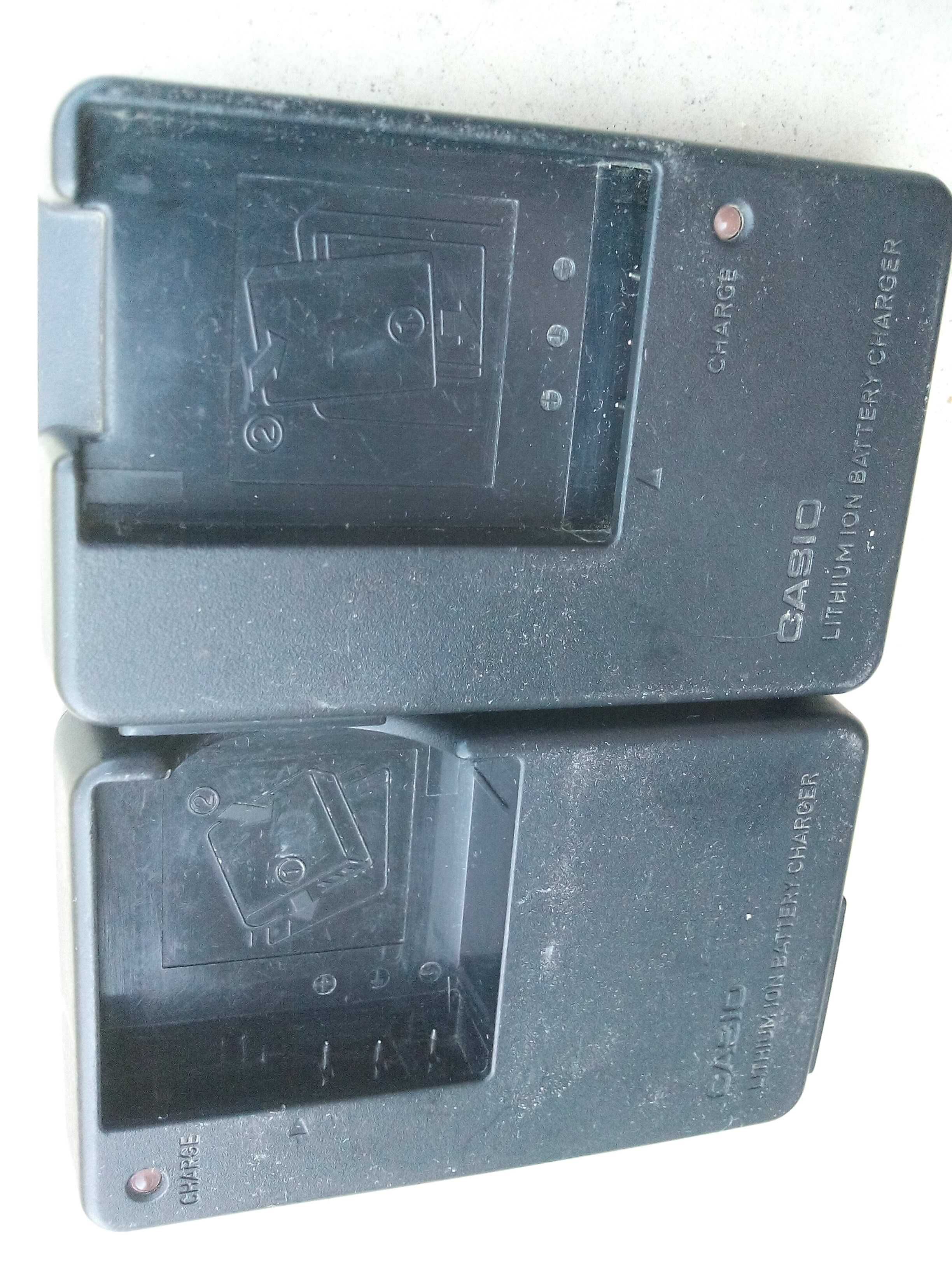 Две зарядни за батерия CASIO