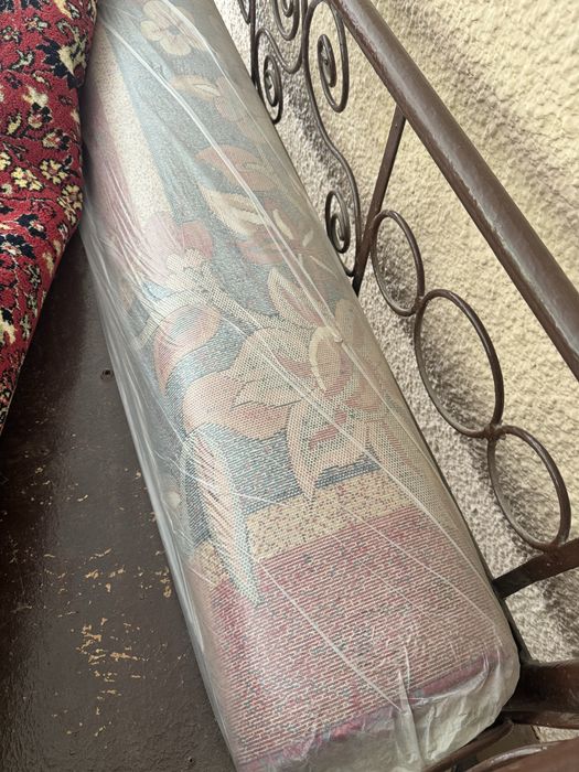 Ковер б/у в хорошем состоянии.