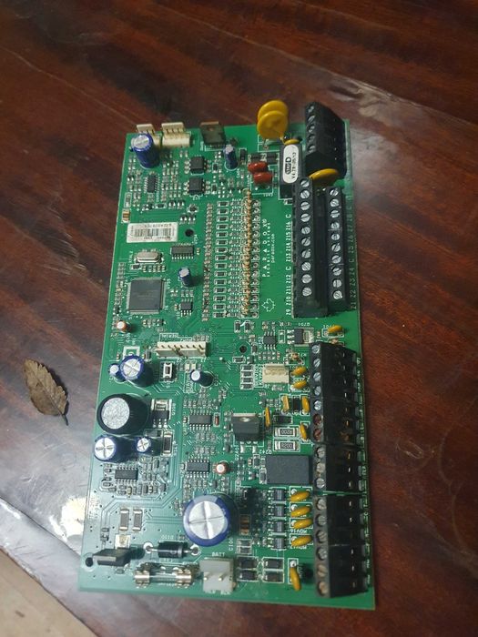 Плата Paradox SP7000