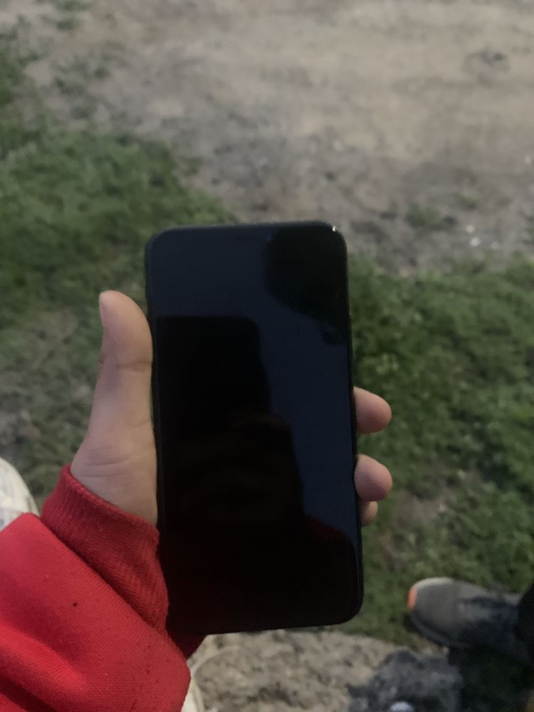 Iphone x black….