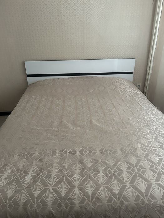 Продам спальный гарнитур
