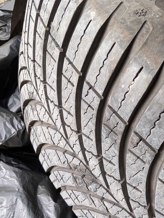 GoodYear Vector 4 Seasons - 4 бр. Всесезонни гуми 205/60 R16 92H