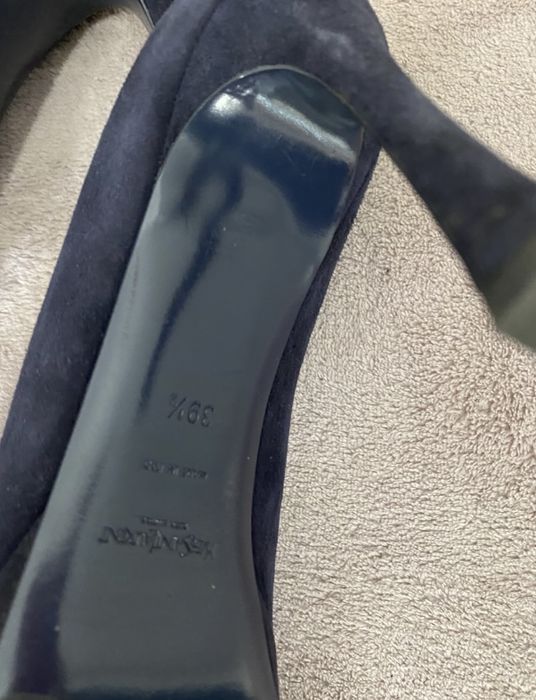 Yves Saint Laurent обувки с висок ток