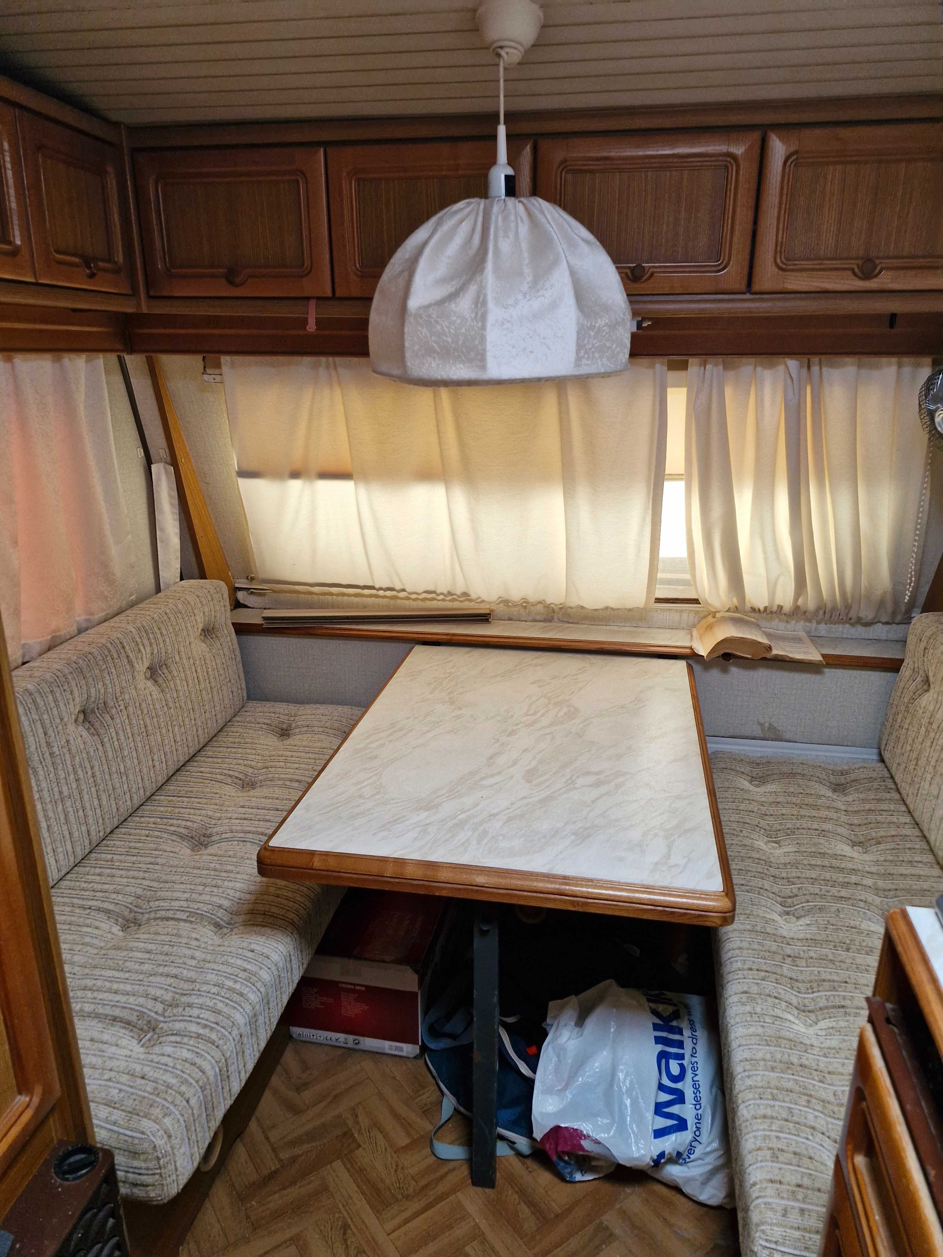 Каравана Hobby  De luxe
