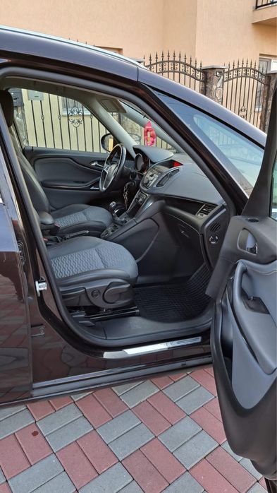Opel zafira 1’6 benzina 150 cai