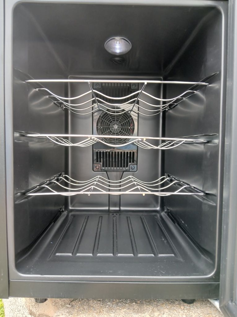 Хладилни чанти 12v и 220 v употреба и нови