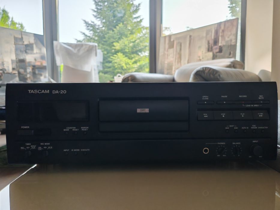 DAT Tascam DA-20