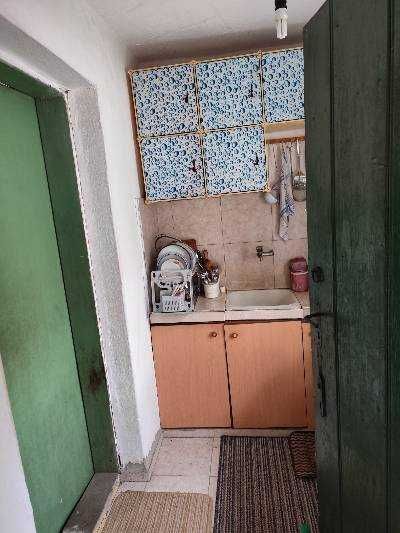 продавам селски имот с къща