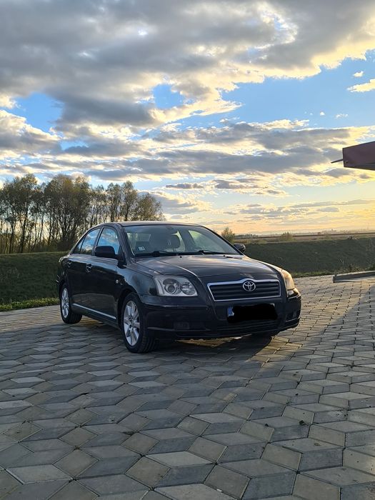 Mașină Toyota Avensis 2.2 D-4D & D-CAT