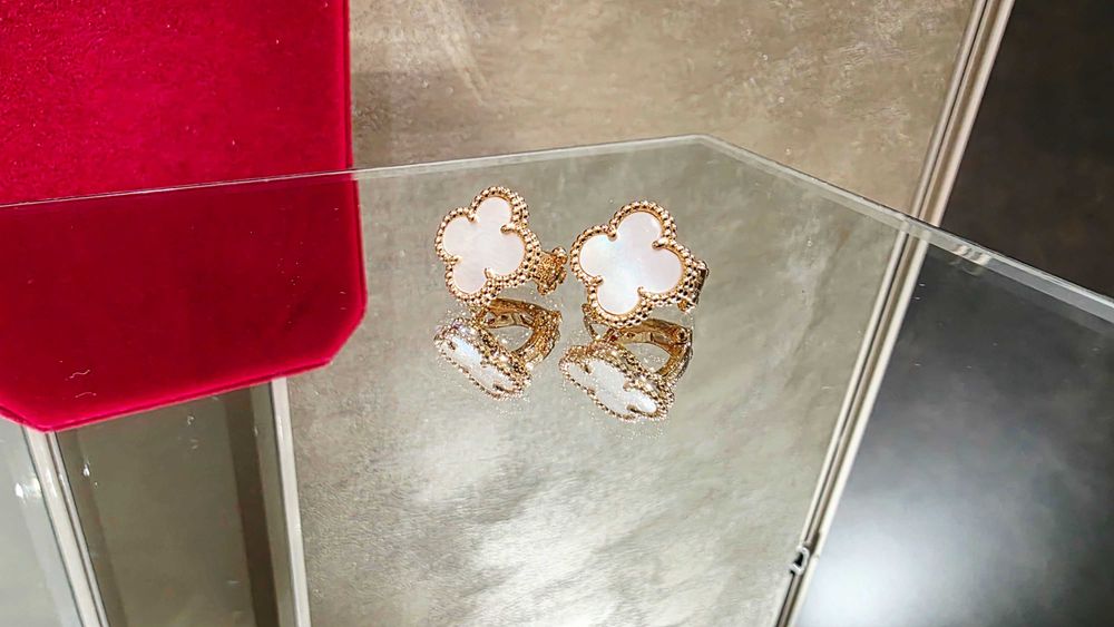 Van Cleef & Arpels VCA Rose Gold Mother of Pearl Alhambra Дамски Обеци