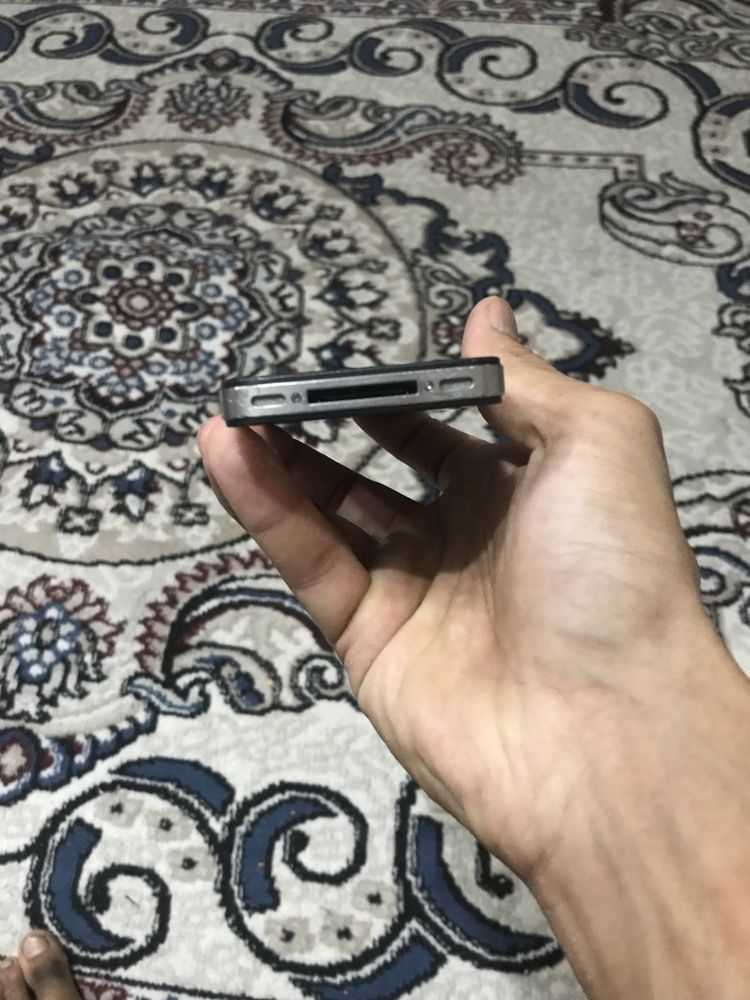 Iphone 4 s black