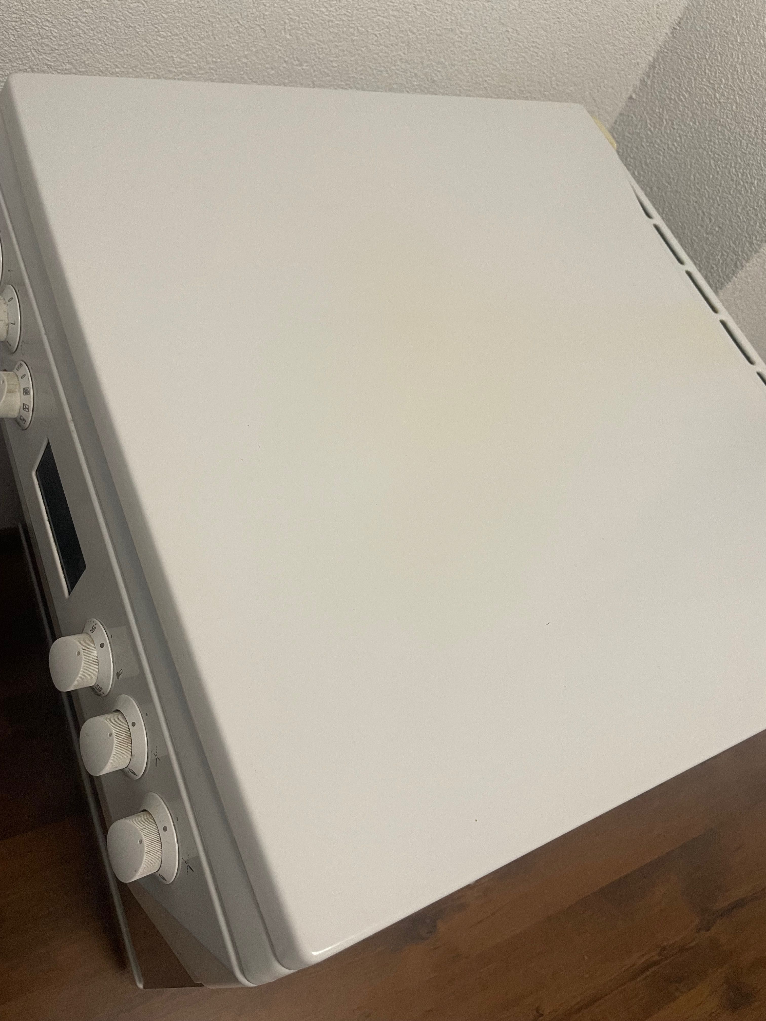 Продавам готварска печка Gorenje