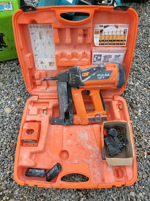 Pistol puscat cuie beton Șpiț Pulsa 700 P