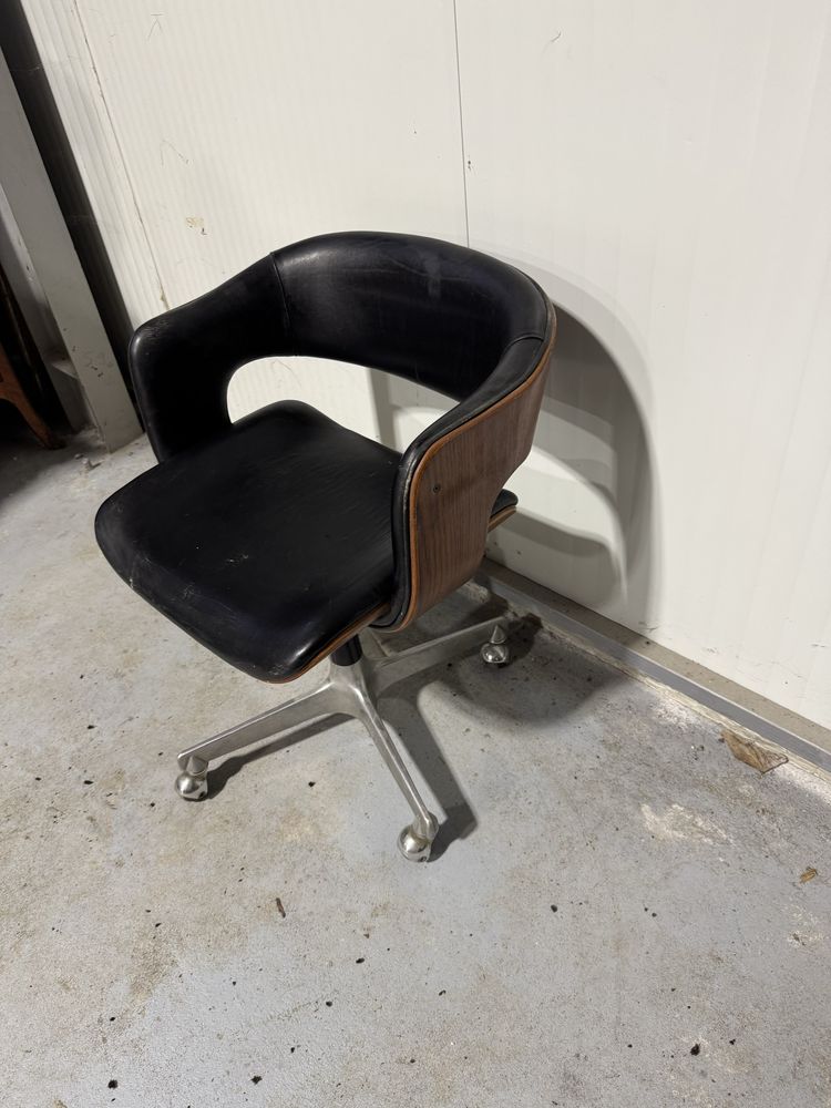 Scaun de birou, designer britanic Martin Grierson