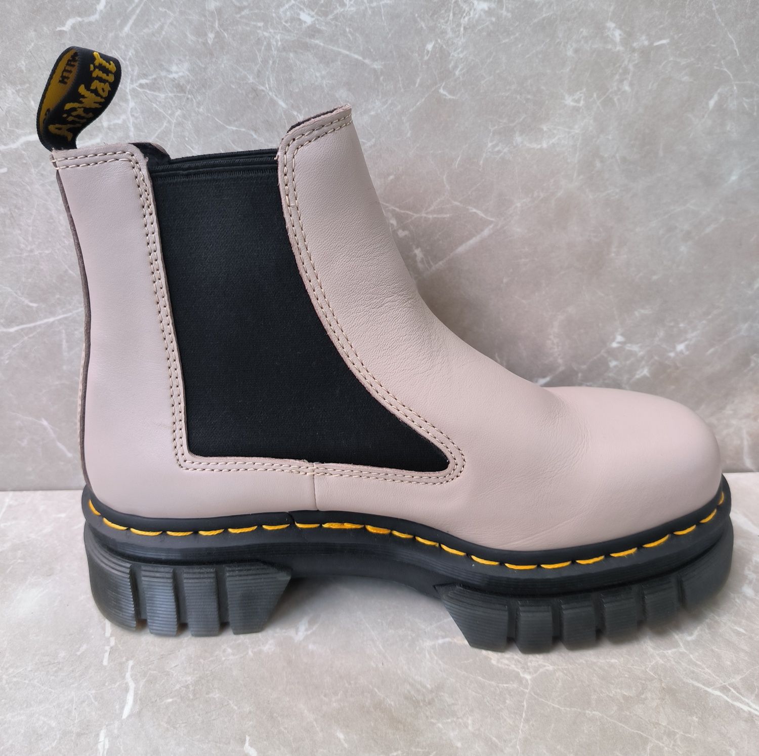 Dr. Martens Chelsea Boots номер 40
