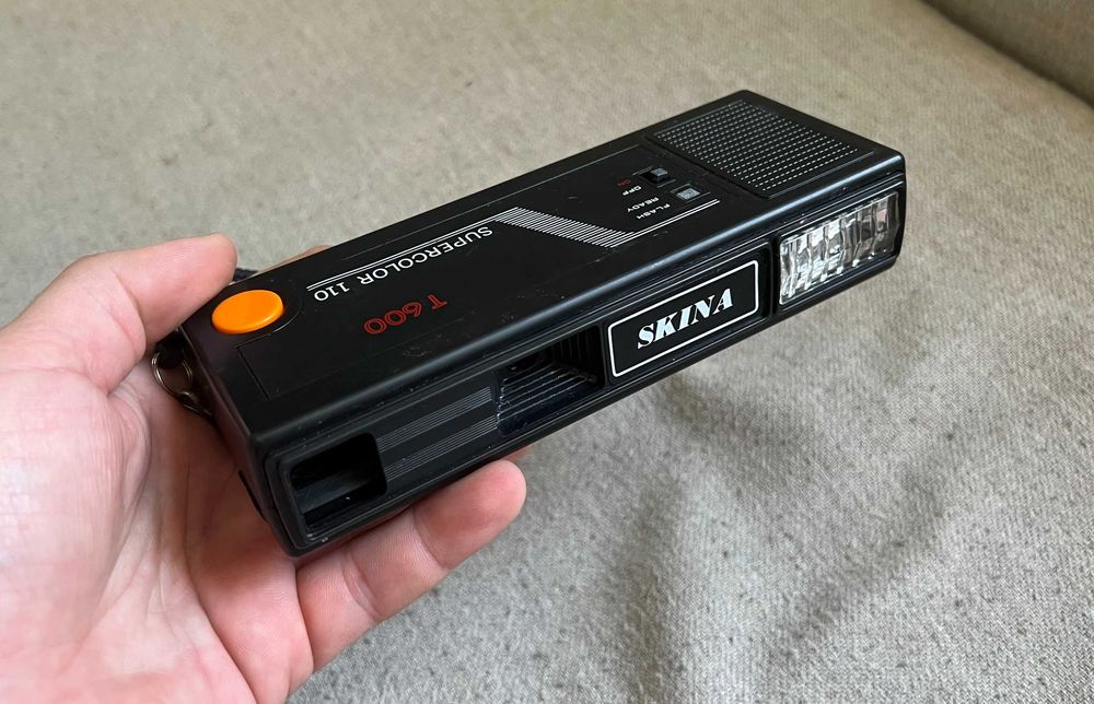Aparat foto pocket camera Skina T 600 cu film 110 din anii 70 colectie