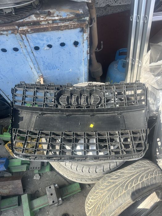 Audi Q7 10-15г предна Маска Оригинална