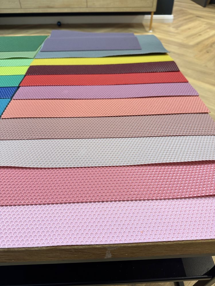 Faguri colorati tip fagure din ceara naturală.