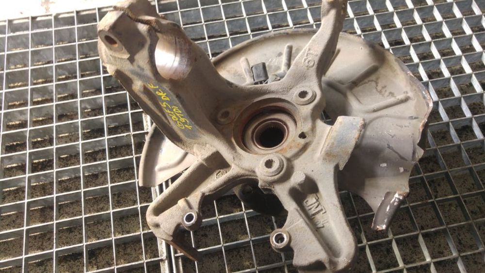 fuzeta stanga fata vw golf 5 1.9 tdi