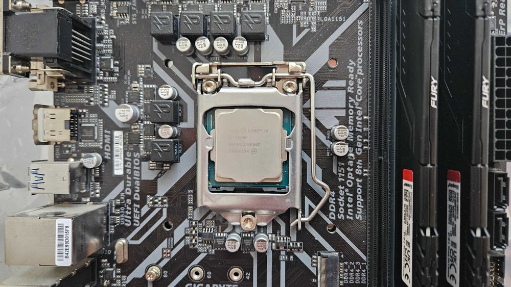 Kit Gigabyte B365M-DS3H-i5 9400F-16GB RAM