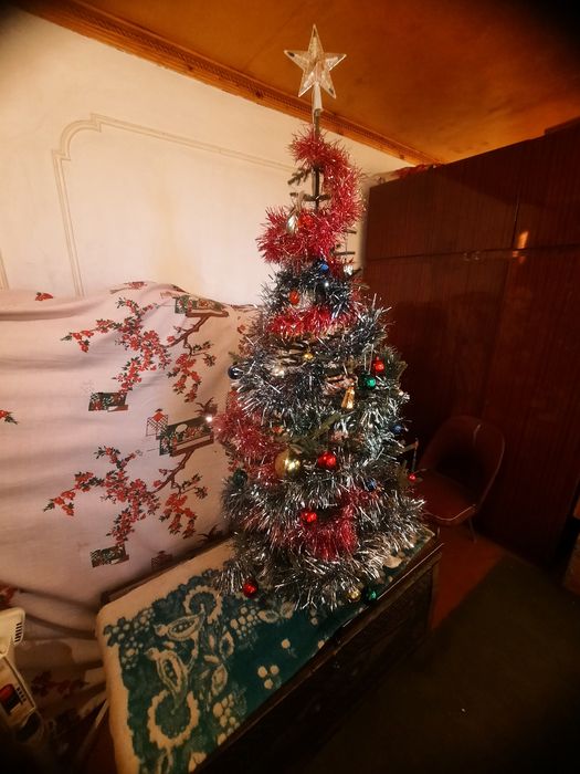 Ёлка новогодняя наряжённая