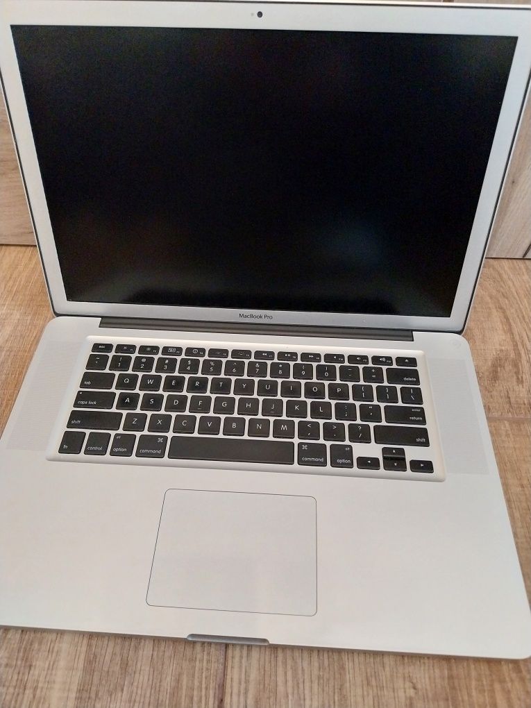 Macbook pro A1286 pentru piese