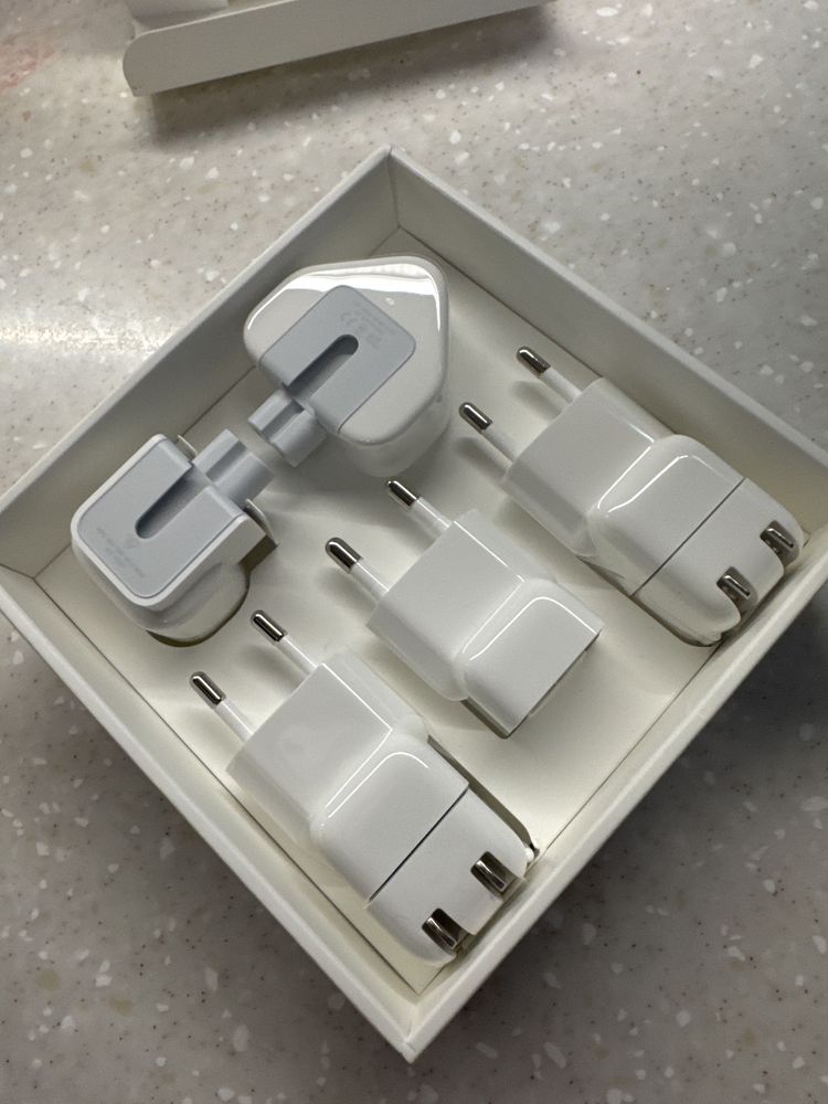 Комплект адаптеров apple