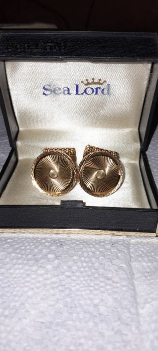 Продам запонки,новые.