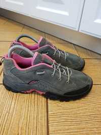 Pantofi sport Loap piele naturala mărime 36.