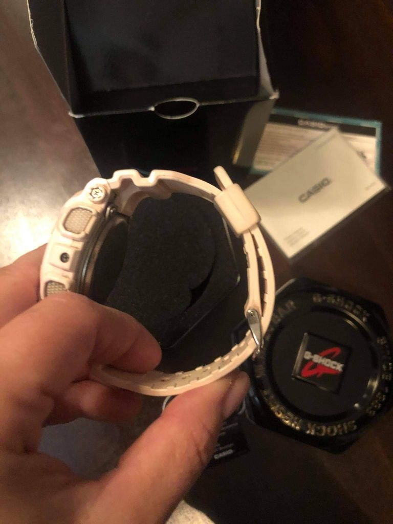 Оригинален часовник, закупен от магазин Casio Shop G-SHOCK