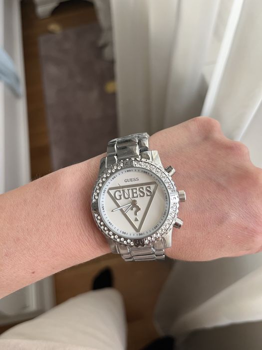 Vand ceas Guess NOU dar fara cutie