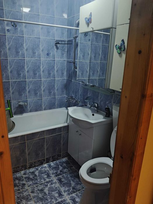 Închiriez apartament cu 2 camere decomandat