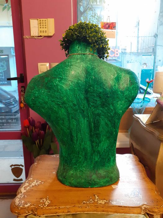 Артистични рисувани манекени от галерия