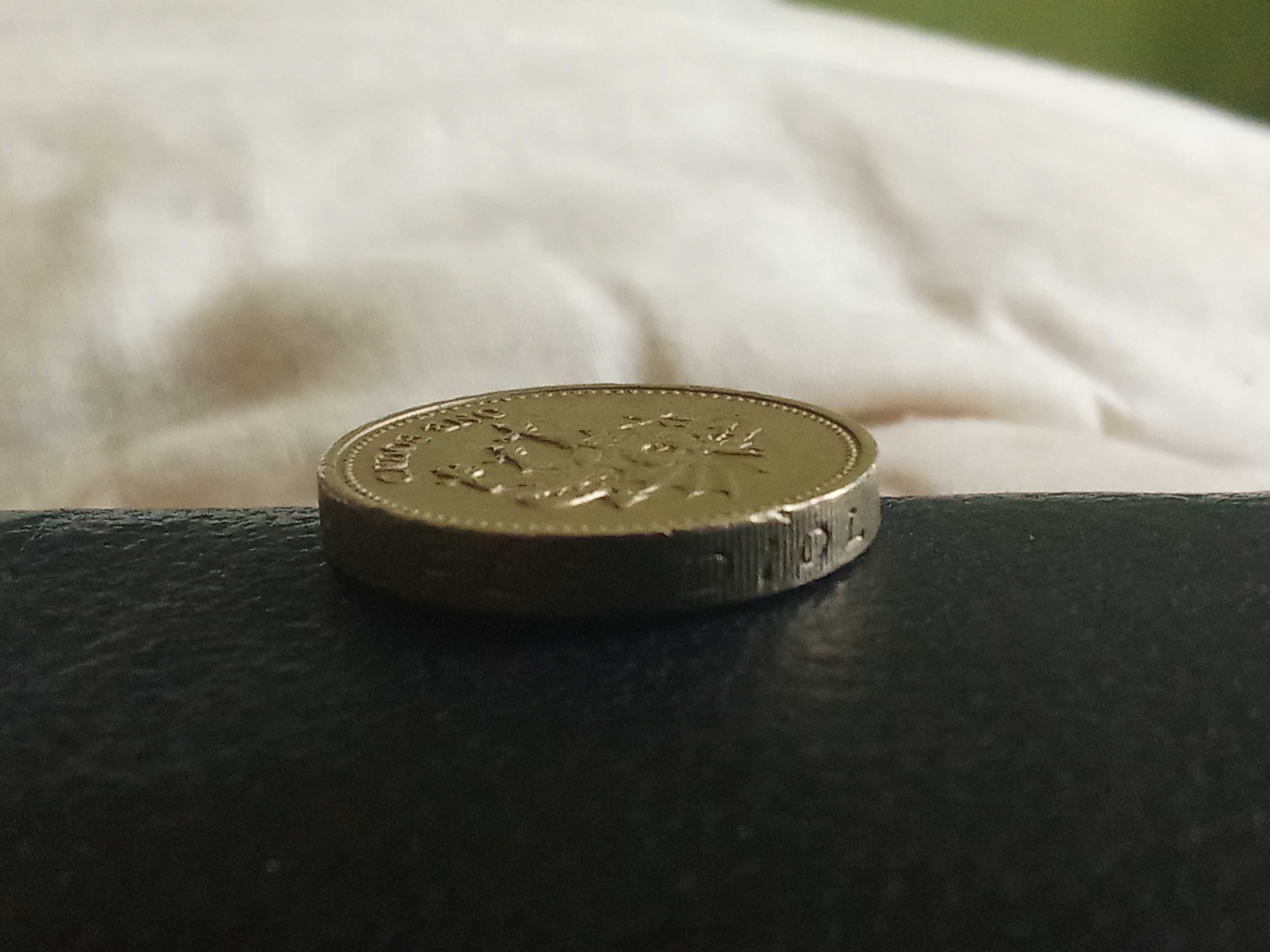 Елизабет 2 Мн го рядка монета.
