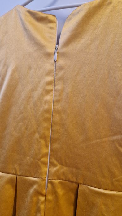 Детска рокля в сатен и тюл