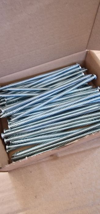 Suruburi fixare cadre, tamplarie ,tocuri, uși, geamuri, ferestre