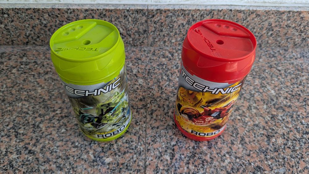 2 seturi LEGO RoboRiders: Swamp, Lava