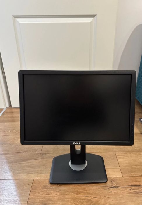 Monitor Dell cu brat ajustabil