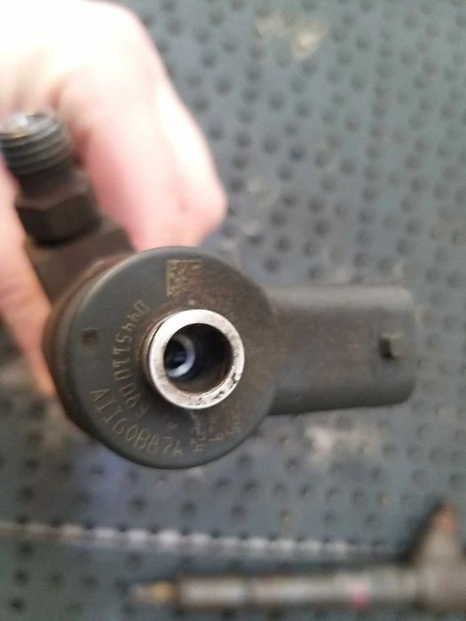 Injector 1.3 d opel agila 0445110083