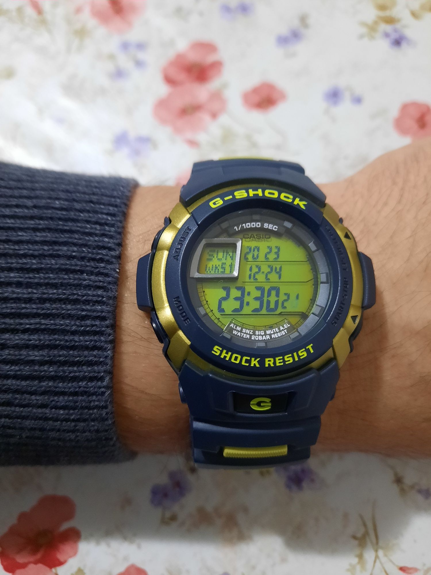 Casio G Shock GA 2200M 1A  carbon