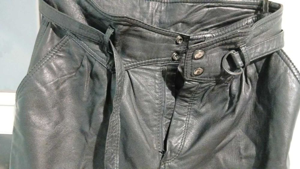 Мъжки черен панталон от естествена кожа