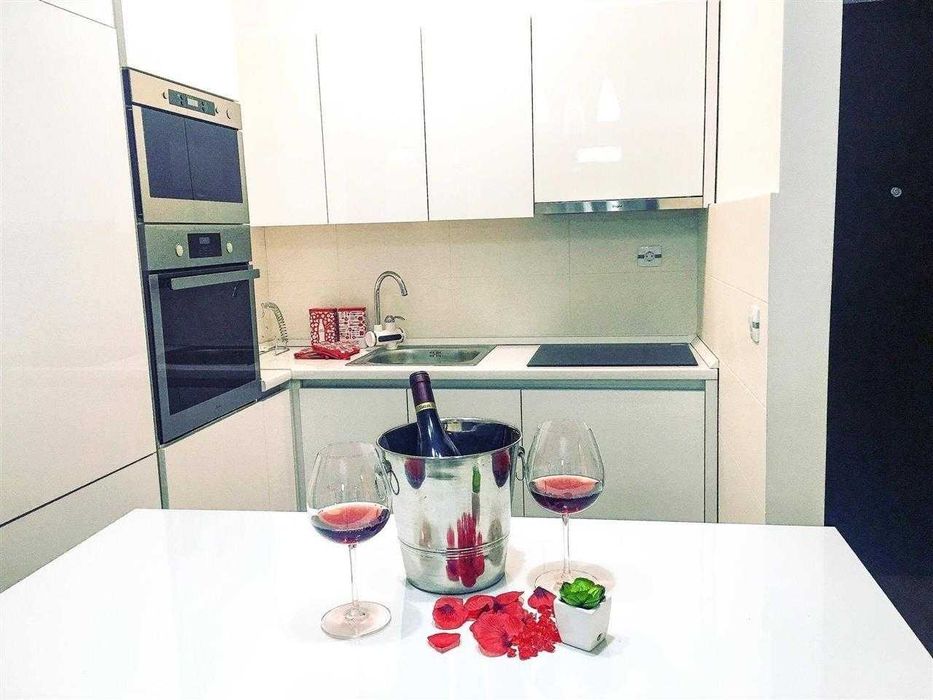 Дава се под наем Двустаен апартамент в Бургас, Братя Миладинови - 55 кв.м за 229.5 € - Снимка #2