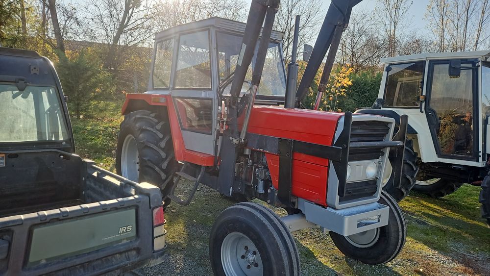 Tractor Massey Ferguson 284 cu încărcător frontal
