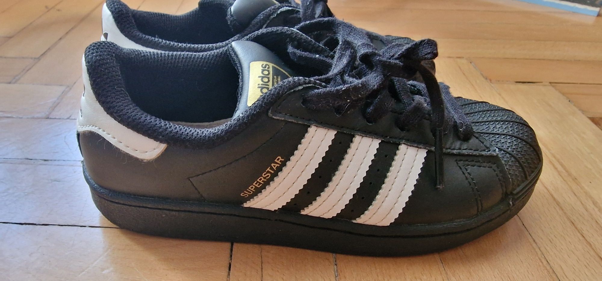 Adidas superstar